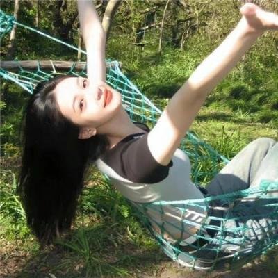 帐棚顶上的马戏团艺人